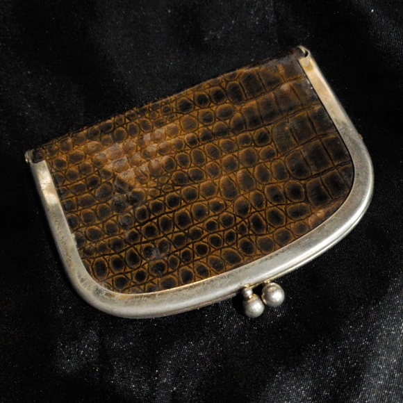 St. Thomas Handbags - Vintage St. Thomas Leather Alligator Skin Purse